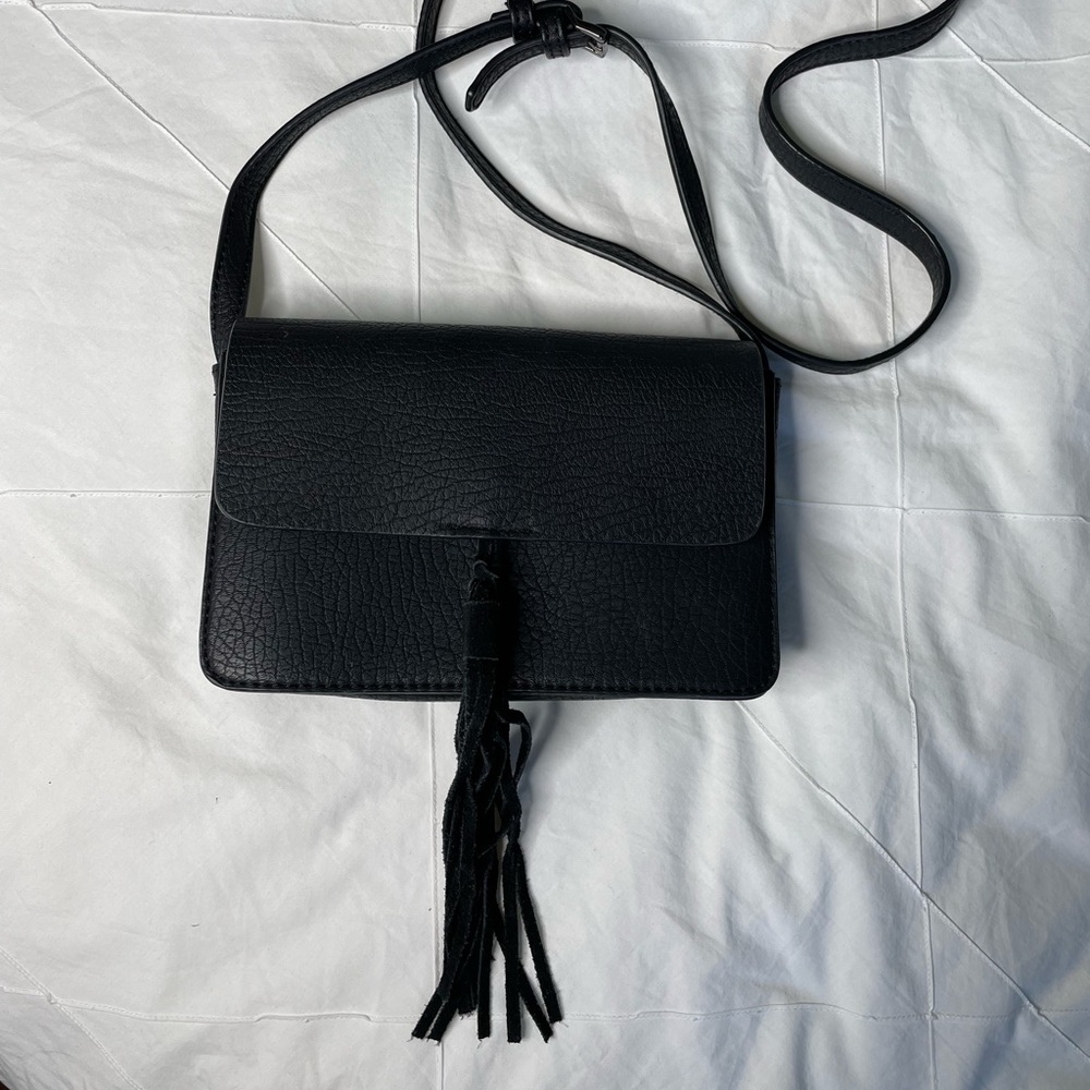 🔥10/20$ Black cross body with tassel